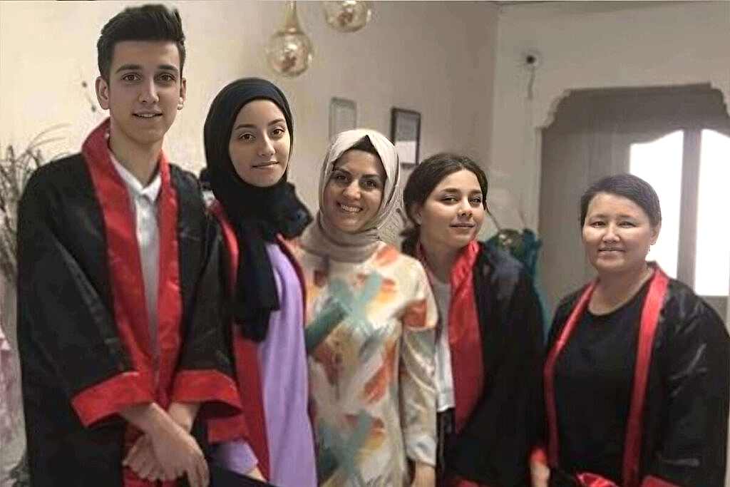 Bakı modelistlik eğitimi sonunda öğrencilere verilen resmi başarı belgesi örneği.