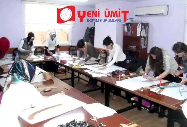 Öğrencilerimizin Sınıfta Kalıp Çalışmasından bir görüntü